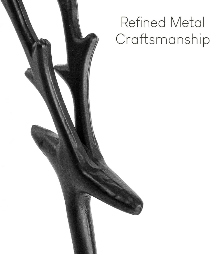 Cyralynne - Festive Reindeer Table Decor